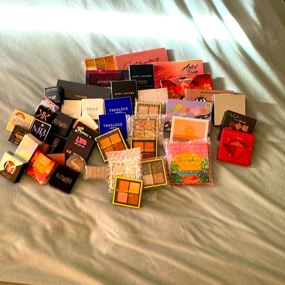 COPY - Eye Shadows
